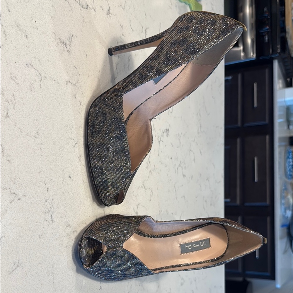 Elegant Glitter Peep-Toe Heels Sarah Jessica Parker

Used